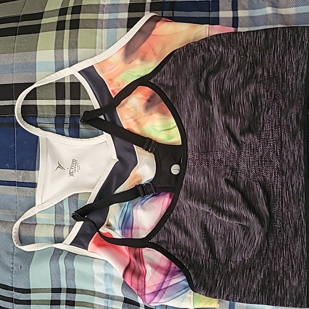 2 old navy L sports bras